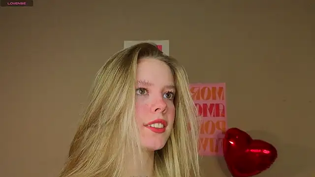 Snapshot of TiffinyMergist chatting on February 20, 2026, 7:05 pm TiffinyMergist online show from February 20, 2026, 7:05 pm