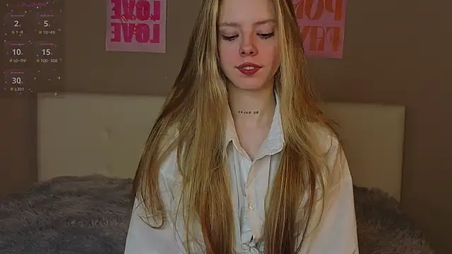 Snapshot of TiffinyMergist chatting on December 17, 2025, 7:30 pm TiffinyMergist online show from December 17, 2025, 7:30 pm