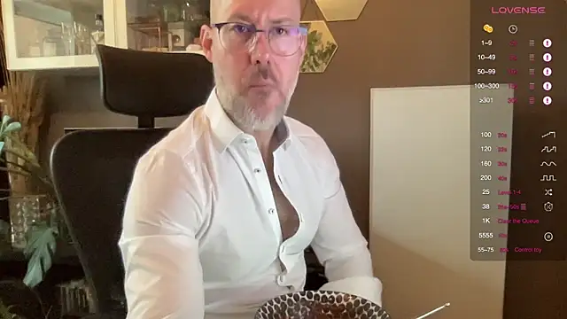 Snapshot of the_new_fit_rubinho chatting on February 19, 2026, 8:44 am the new fit rubinho online show from February 19, 2026, 8:44 am