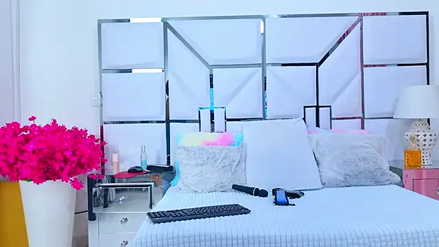 BunnySexyy18 online show from February 17, 2026, 3:37 am