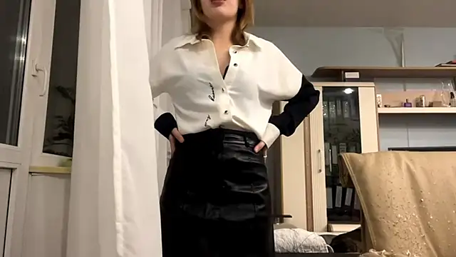 Snapshot of EchoValIey chatting on November 9, 2025, 4:11 pm EchoValIey online show from November 9, 2025, 4:11 pm