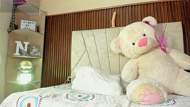 Snapshot of AMARA_BRUNET chatting on January 9, 2026, 1:40 pm AMARA BRUNET online show from January 9, 2026, 1:40 pm