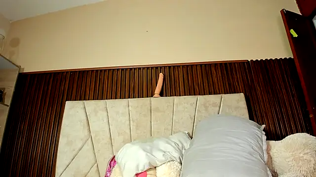 Snapshot of AMARA_BRUNET chatting on January 5, 2026, 5:27 pm AMARA BRUNET online show from January 5, 2026, 5:27 pm