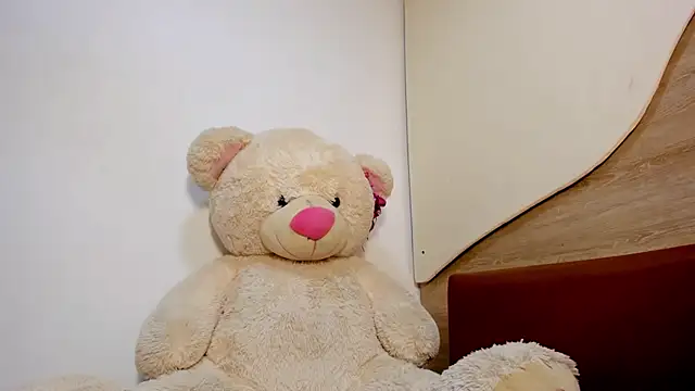 Snapshot of AMARA_BRUNET chatting on December 1, 2025, 1:45 pm AMARA BRUNET online show from December 1, 2025, 1:45 pm