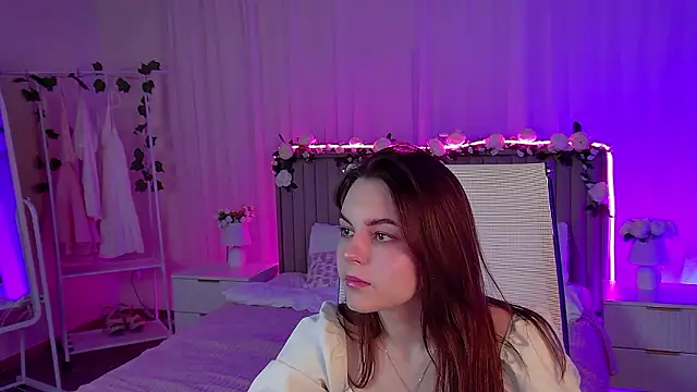 Snapshot of FrancescaCavaliere chatting on March 11, 2026, 12:32 pm FrancescaCavaliere online show from March 11, 2026, 12:32 pm