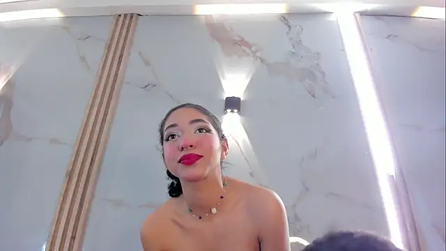 Snapshot of Aron_and_molly chatting on November 13, 2025, 12:31 pm Aron and molly online show from November 13, 2025, 12:31 pm