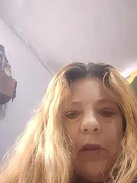 karlaanqui1 online show from January 13, 2026, 3:38 pm