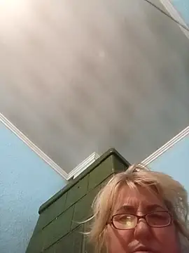 MilaTamila456 online show from November 29, 2025, 2:23 am