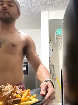 Snapshot of Naim__ chatting on November 14, 2025, 3:21 am Naim online show from November 14, 2025, 3:21 am