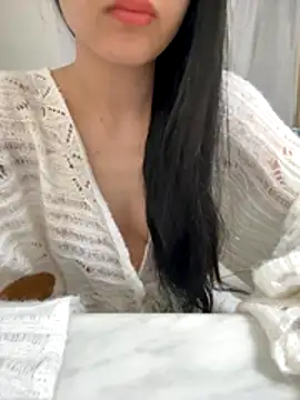 Snapshot of HeraShow chatting on November 13, 2025, 6:01 pm HeraShow online show from November 13, 2025, 6:01 pm