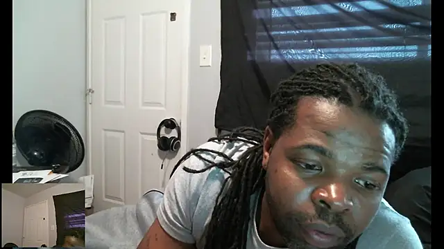 Snapshot of Mr_Sirthedom chatting on May 17, 2026, 2:33 am Mr Sirthedom online show from May 17, 2026, 2:33 am