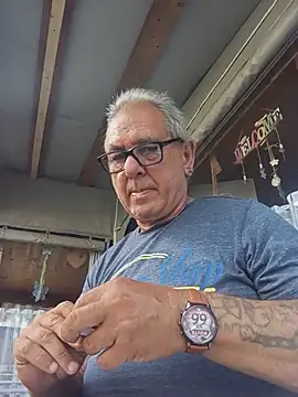Snapshot of andy-1961 chatting on July 10, 2026, 8:14 am andy-1961 online show from July 10, 2026, 8:14 am