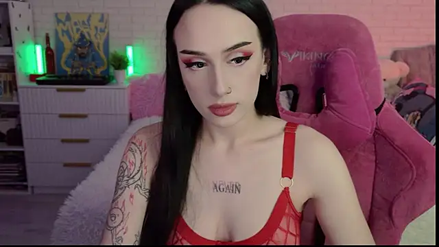 Darineko  online show from November 28, 2025, 5:29 am