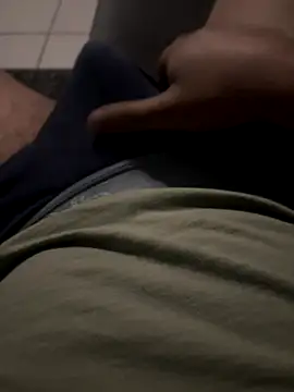 Snapshot of Chiludove chatting on December 15, 2025, 12:05 am Chiludove online show from December 15, 2025, 12:05 am