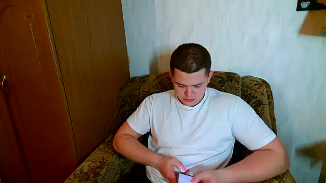 CuteButNaughty  online show from December 2, 2025, 6:09 pm