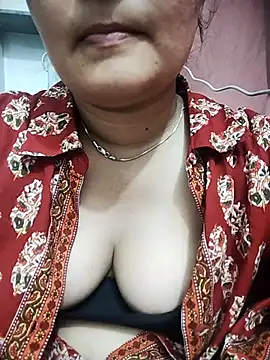 minni64207 online show from May 19, 2026, 10:22 am