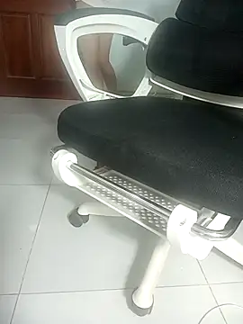 Em-mupmup online show from February 26, 2026, 9:09 am