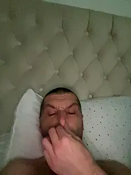 Snapshot of Kinkycouple142 chatting on January 9, 2026, 12:28 am Kinkycouple142 online show from January 9, 2026, 12:28 am