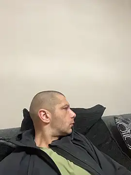 Snapshot of Kinkycouple142 chatting on February 19, 2026, 11:01 pm Kinkycouple142 online show from February 19, 2026, 11:01 pm