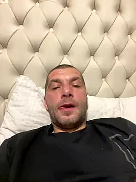 Snapshot of Kinkycouple142 chatting on November 17, 2025, 6:12 pm Kinkycouple142 online show from November 17, 2025, 6:12 pm