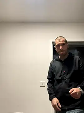 Snapshot of Kinkycouple142 chatting on November 16, 2025, 1:32 am Kinkycouple142 online show from November 16, 2025, 1:32 am