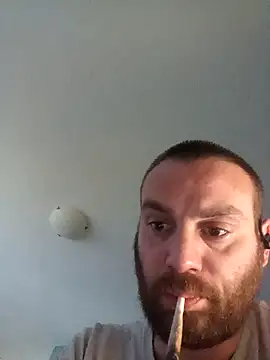 Alessiooo908 online show from May 3, 2026, 6:29 am