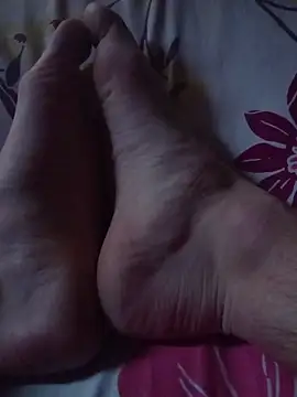 soumisxx online show from November 10, 2025, 2:33 pm