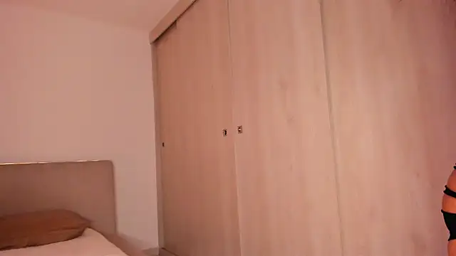 sofilopezcol online show from April 11, 2026, 12:51 am