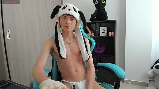 Snapshot of RYO_BLEU_ chatting on May 13, 2026, 3:41 pm RYO BLEU online show from May 13, 2026, 3:41 pm