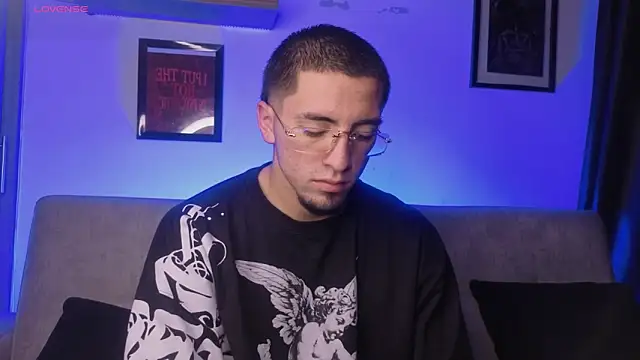 Snapshot of AresMassimoX chatting on February 10, 2026, 6:07 pm AresMassimoX online show from February 10, 2026, 6:07 pm