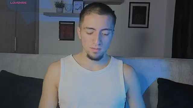 Snapshot of AresMassimoX chatting on November 24, 2025, 4:12 am AresMassimoX online show from November 24, 2025, 4:12 am