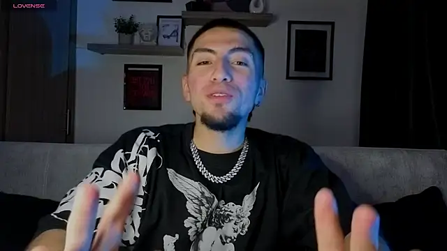 Snapshot of AresMassimoX chatting on November 21, 2025, 2:21 am AresMassimoX online show from November 21, 2025, 2:21 am