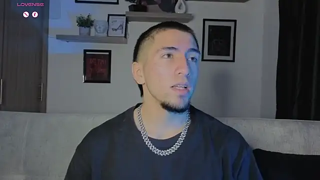 Snapshot of AresMassimoX chatting on November 23, 2025, 5:06 am AresMassimoX online show from November 23, 2025, 5:06 am