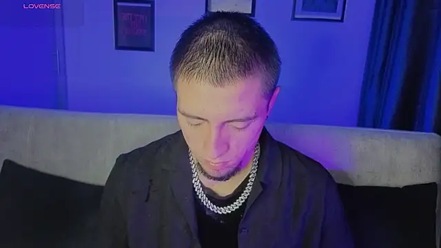 Snapshot of AresMassimoX chatting on November 28, 2025, 3:39 am AresMassimoX online show from November 28, 2025, 3:39 am