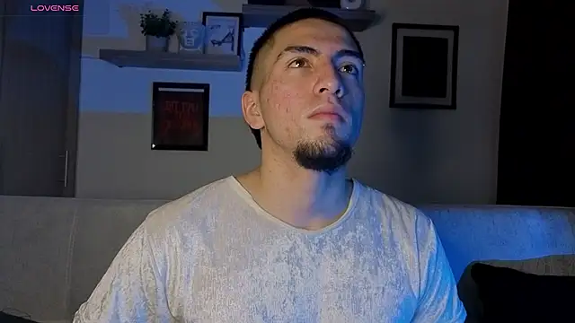 Snapshot of AresMassimoX chatting on November 20, 2025, 1:28 am AresMassimoX online show from November 20, 2025, 1:28 am