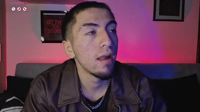 Snapshot of AresMassimoX chatting on January 16, 2026, 3:49 pm AresMassimoX online show from January 16, 2026, 3:49 pm