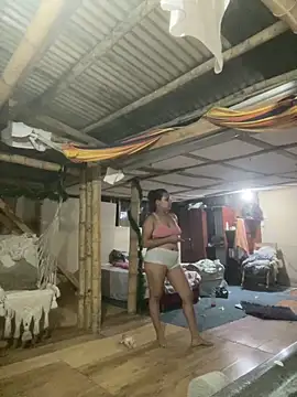 Snapshot of CataniaA22 chatting on December 17, 2025, 1:43 am CataniaA22 online show from December 17, 2025, 1:43 am