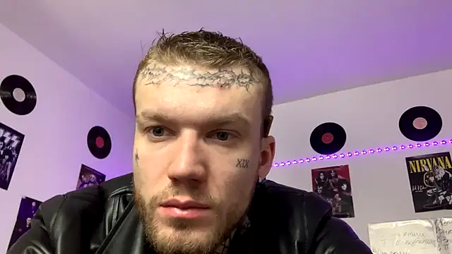 Snapshot of Huntall77 chatting on February 27, 2026, 5:40 am Huntall77 online show from February 27, 2026, 5:40 am