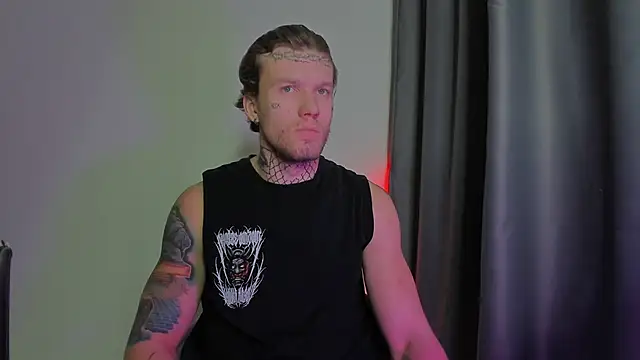 Snapshot of Huntall77 chatting on November 28, 2025, 1:22 pm Huntall77 online show from November 28, 2025, 1:22 pm