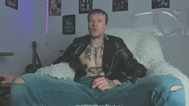 Huntall77 online show from April 13, 2026, 1:20 am