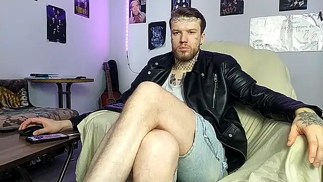 Snapshot of Huntall77 chatting on February 4, 2026, 6:52 am Huntall77 online show from February 4, 2026, 6:52 am