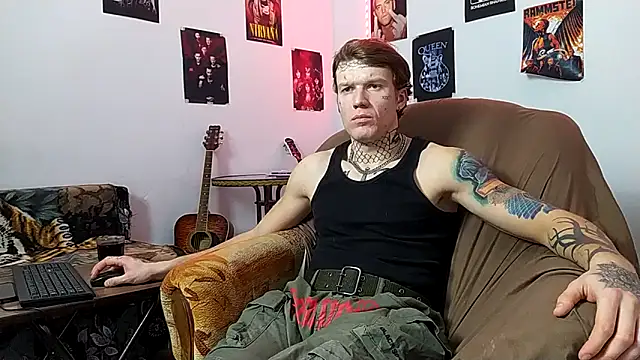 Snapshot of Huntall77 chatting on December 20, 2025, 3:26 pm Huntall77 online show from December 20, 2025, 3:26 pm