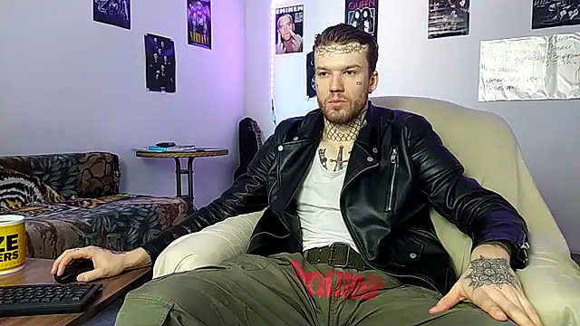 Snapshot of Huntall77 chatting on February 18, 2026, 5:16 am Huntall77 online show from February 18, 2026, 5:16 am