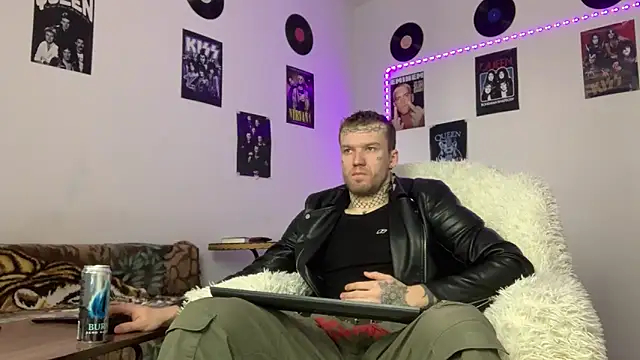 Huntall77 online show from March 13, 2026, 4:50 am