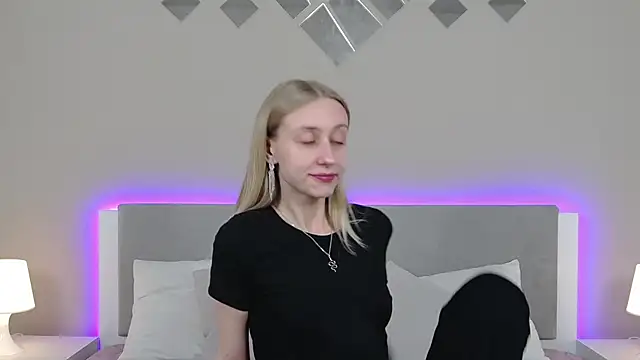 Snapshot of RachaelCute chatting on April 5, 2026, 11:06 am RachaelCute online show from April 5, 2026, 11:06 am