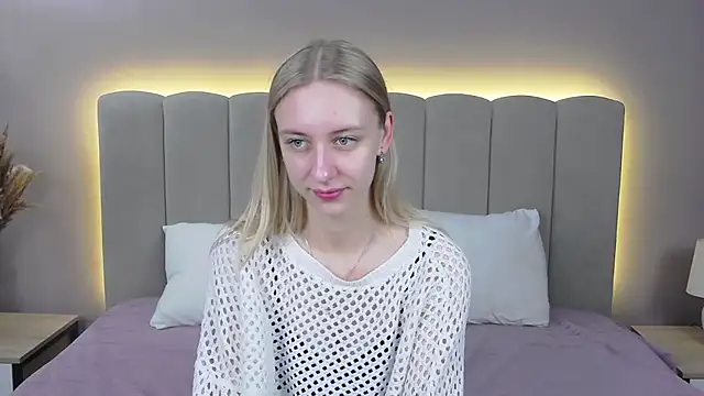 Snapshot of RachaelCute chatting on March 22, 2026, 7:21 am RachaelCute online show from March 22, 2026, 7:21 am