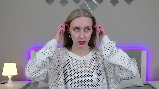 Snapshot of RachaelCute chatting on March 8, 2026, 4:38 am RachaelCute online show from March 8, 2026, 4:38 am