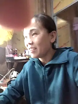 Feeling-hot online show from November 10, 2025, 5:56 am