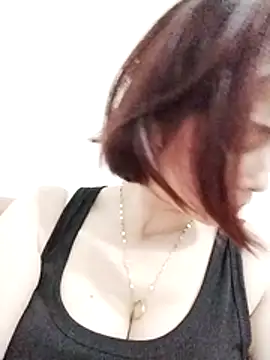 Swan-white123 online show from December 18, 2025, 7:07 pm