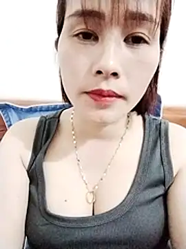 Swan-white123 online show from December 17, 2025, 3:39 pm